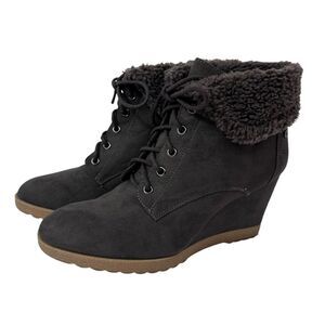 Dana Buchman Brown Lace Up Wedge Ankle Booties Fur Trim Faux Suede Helma Size 10